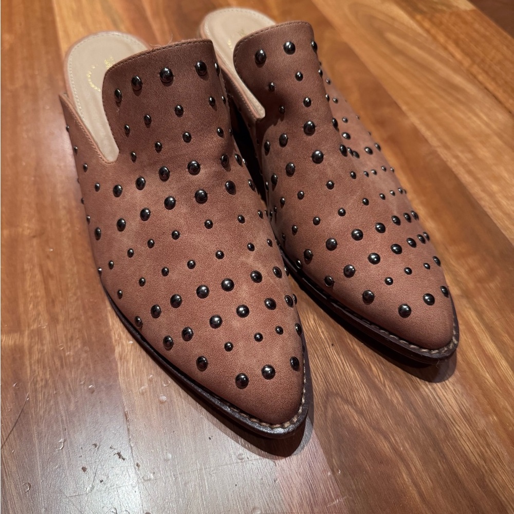 Brown Leather Mules with Heart Cutouts size9 - Picture 2 of 2